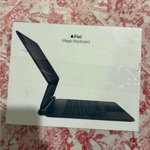 Apple iPad Magic Keyboard - Elegant Black